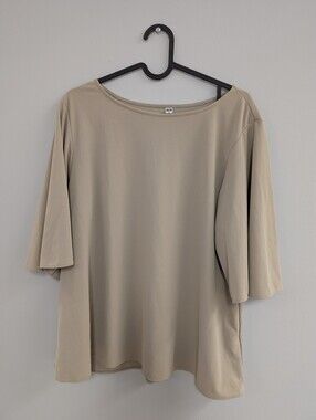 Uniqlo Beige Boatneck Elbow-Sleeve - Japan Size XL (Fits like US L)